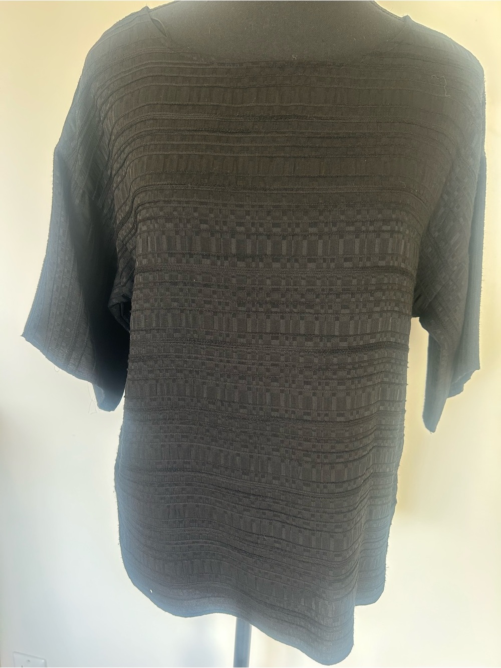 Vince Camuto Black Short-Sleeve Textured Knit Top